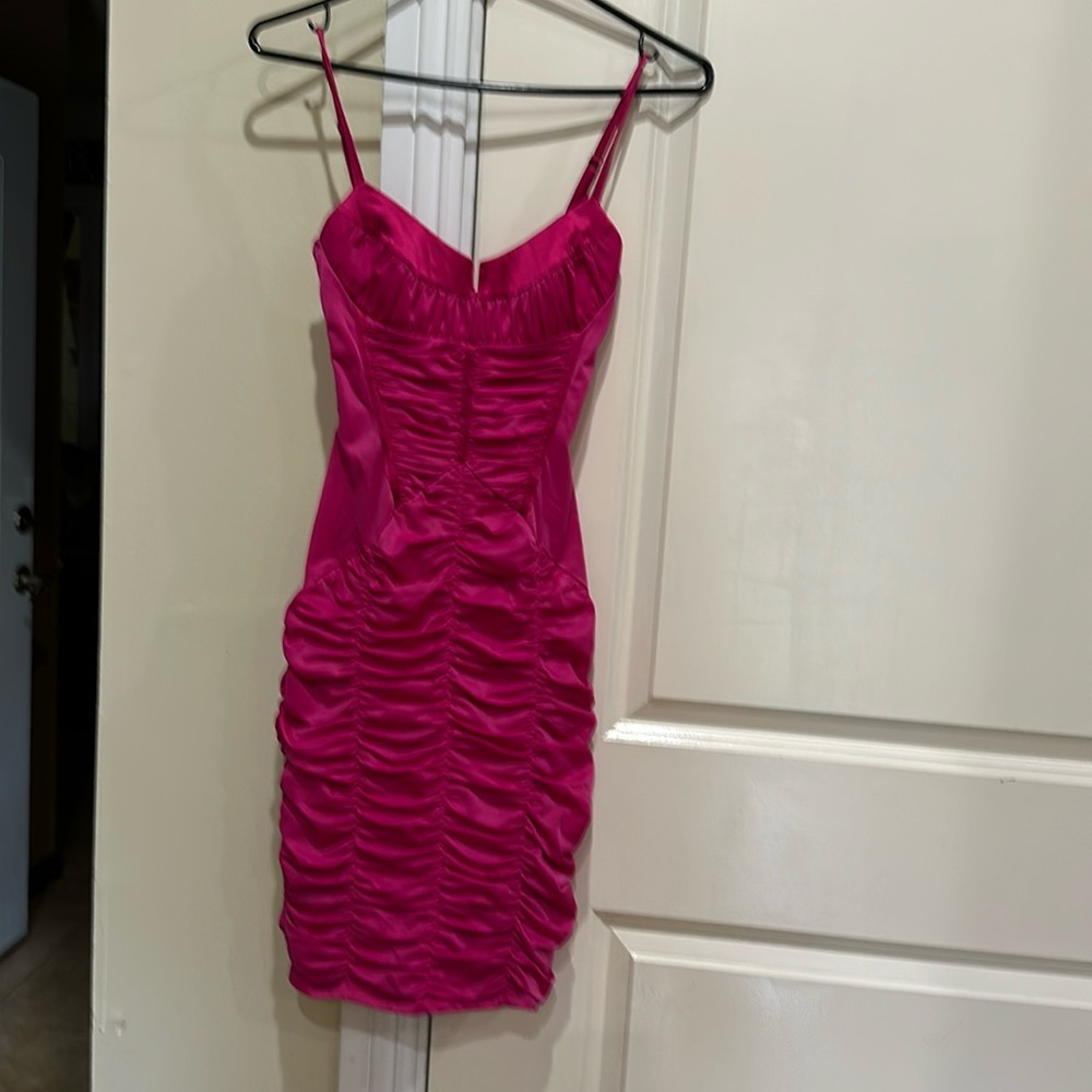 Bebé gorgeous pink dress in new condition. Fully lined.